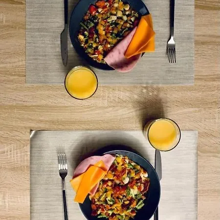 Tour De L'europe, En Plein Centre Avec Parking. *