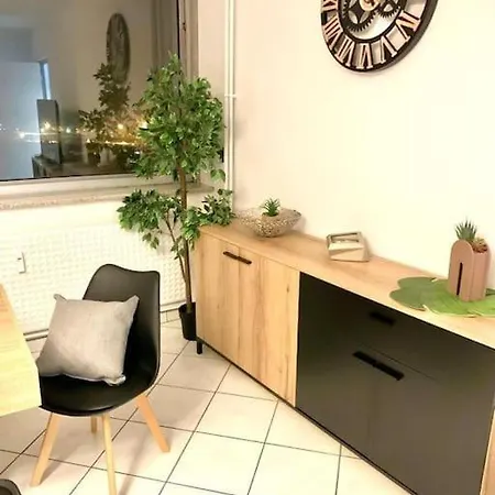 アパート Tour De L'europe, En Plein Centre Avec Parking.