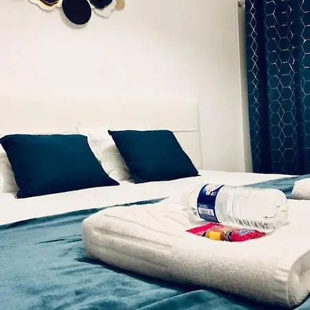 Tour De L’europe, En Plein Centre Avec Parking. Appartement