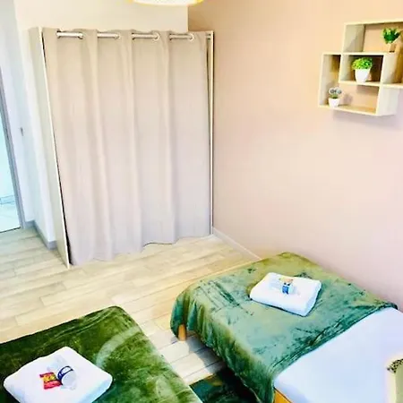 Tour De L'europe, En Plein Centre Avec Parking.